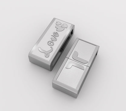 Love running charm — engraved stainless-steel marathon medal charm on a THERSIPO bracelet