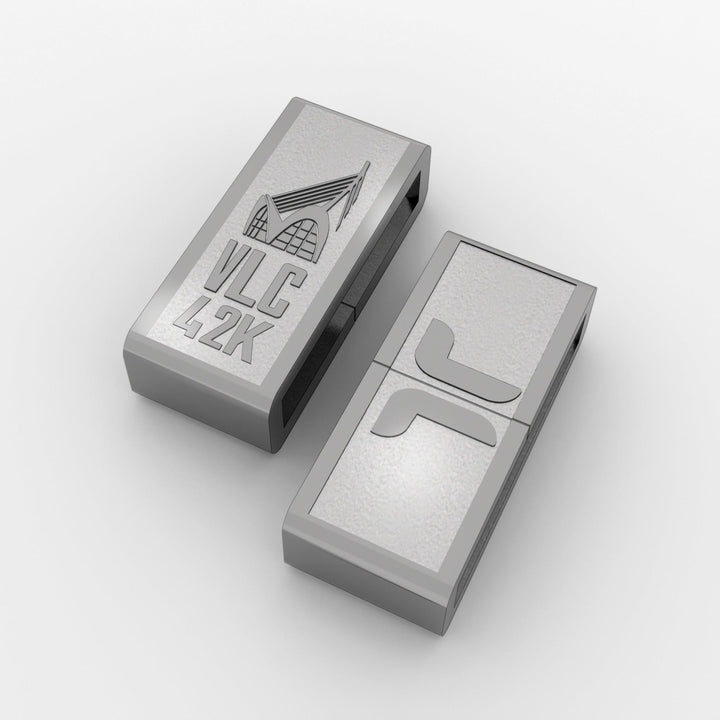 Valencia 13.1 running charm — engraved stainless-steel marathon medal charm on a THERSIPO bracelet